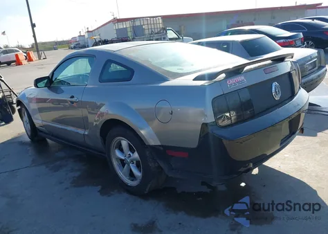 2009 Ford Mustang V6/V6 Premium z USA, uszkodzony, nr VIN 1ZVHT80N195145100